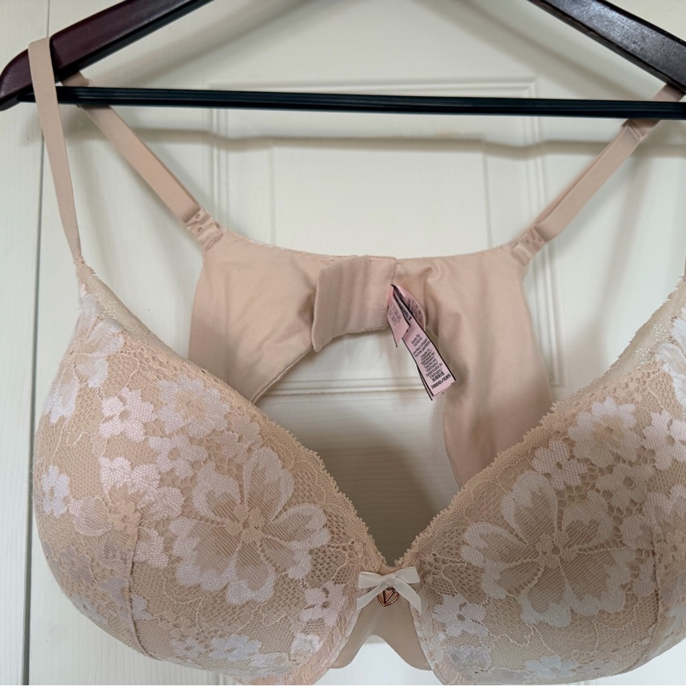 Victoria's Secret Nude Blush Lace Underwire Bra